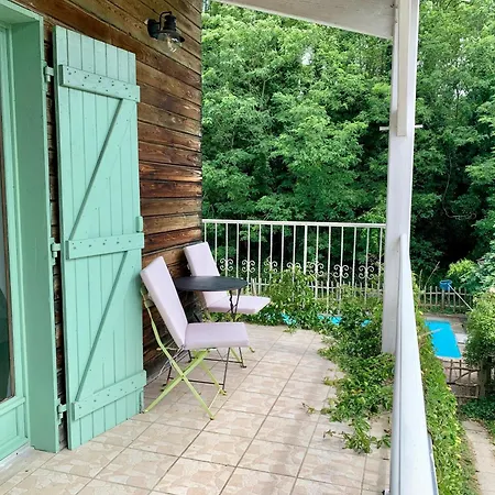 Les Vignes Reines Bed and Breakfast *